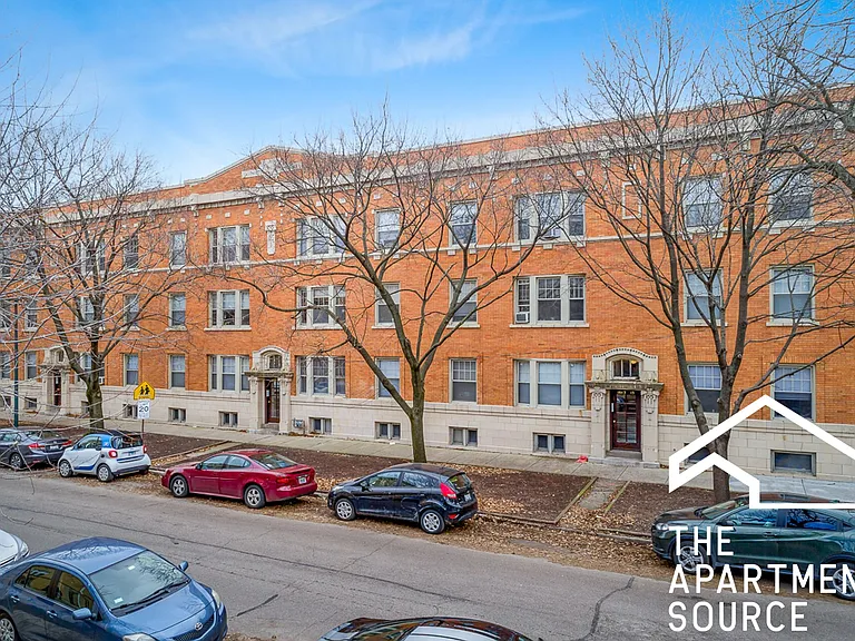 1607 W Berteau Ave #2 — Photo 10