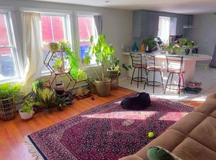 10 Federal St, Warren, RI 02885