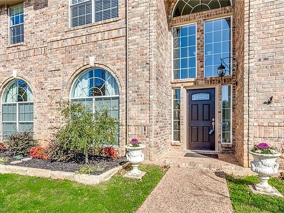 3rd image of 7904 Arlie Ln