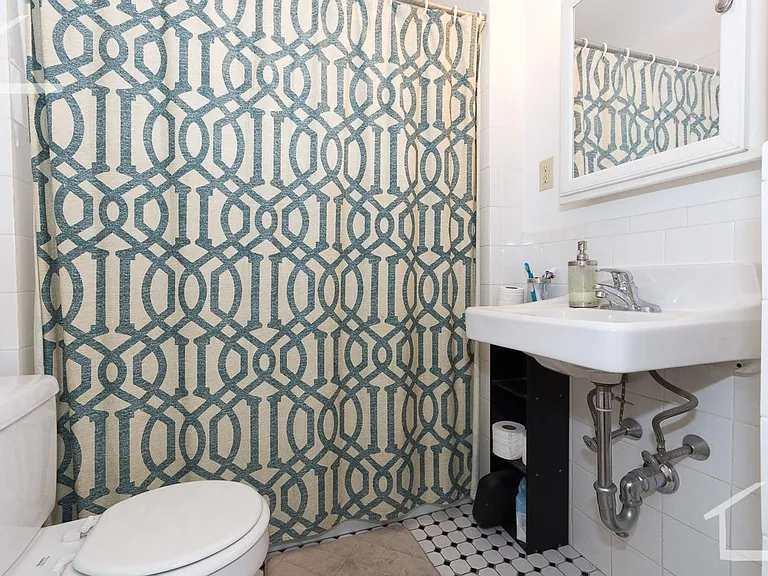 77 Quint Ave #101 — Photo 5