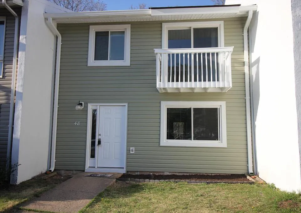 48 Monarch Dr