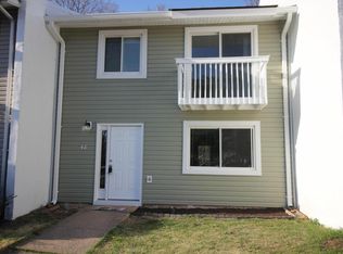 48 Monarch Dr, Sterling, VA 20164