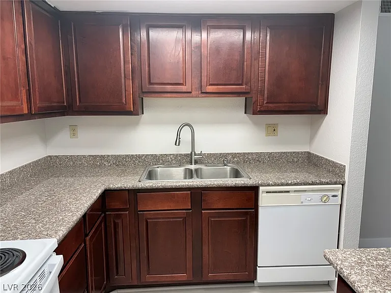 5278 River Glen Dr #411 — Photo 7