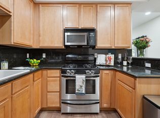 9610 Zelzah Ave APT 105, Northridge, CA 91325