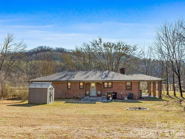 3869 Crab Creek Rd, Penrose, NC 28766