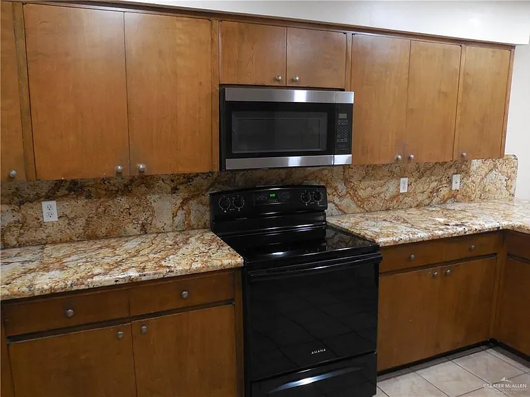 118 E Iris Ave — Photo 9