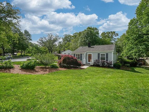 3rd image of 2821 Shady Lawn Dr