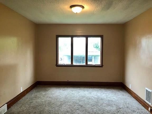 3rd image of 1339 La Salle Ave