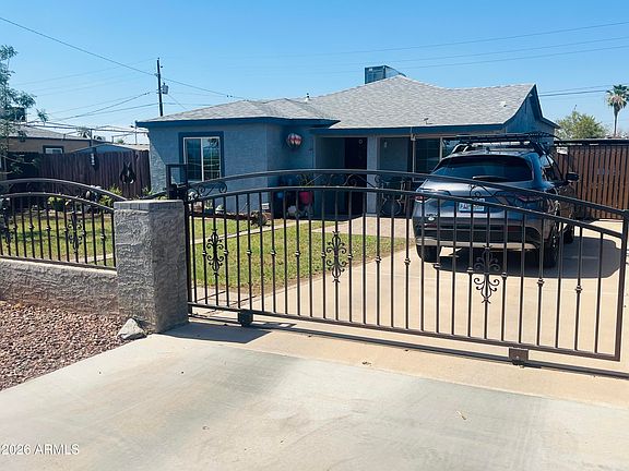3rd image of 104 W PUEBLO Avenue