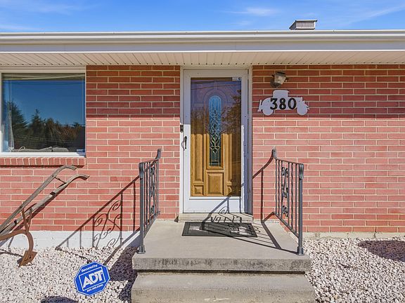 4th image of 380 Clearview Dr