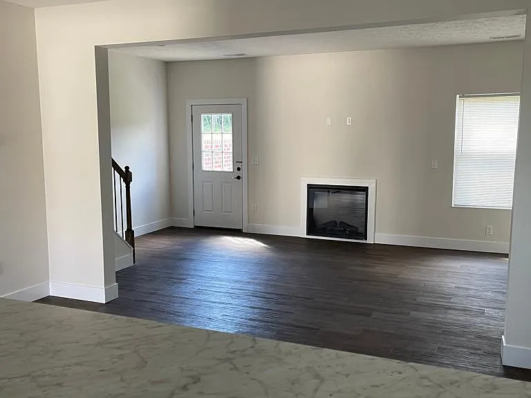 4235 Otter Creek Dr — Photo 2