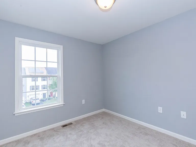 228 Morlatt Ln — Photo 24