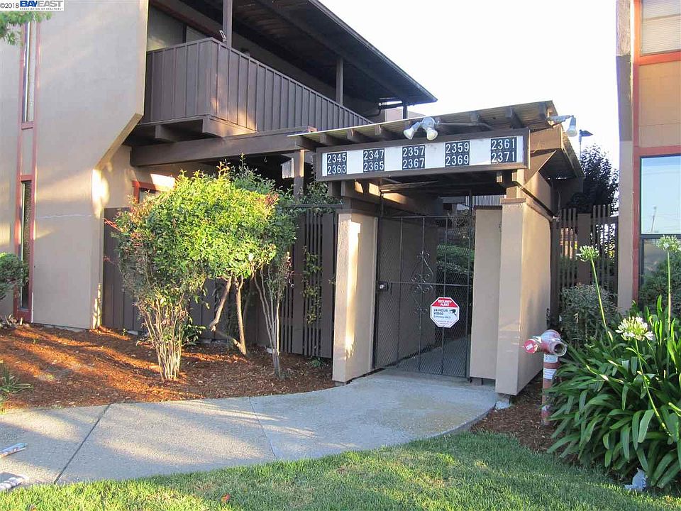 1st image of 2365 Fairway Dr