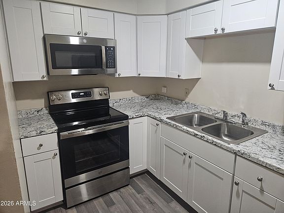 4th image of 1620 N WILMOT Road #D-174