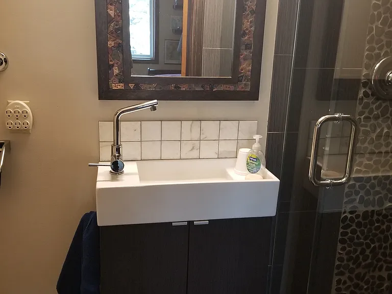 926 Village Green Ln — Photo 4
