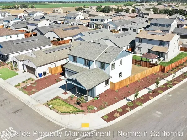 804 Somerset Way, Patterson, CA 95363