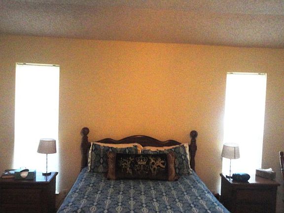 2nd image of 3609 Oakridge Dr