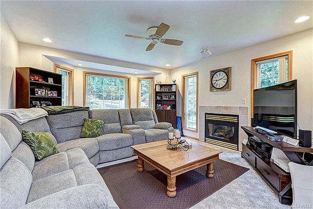 Living room of the MIL 