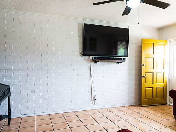 4th image of 10025 Oakwood Dr