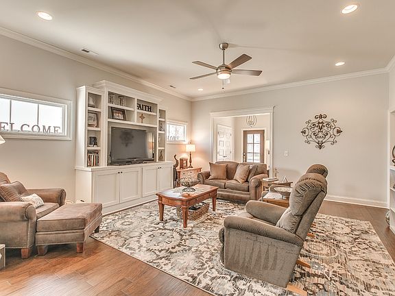 5th image of 2618 Cason Ln