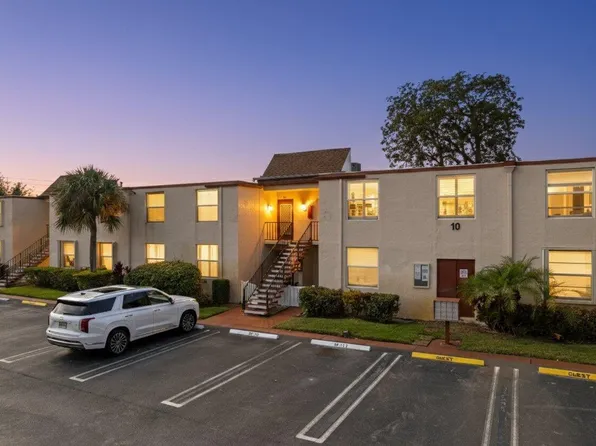 10 Willowbrook Lane #104, Delray Beach, FL 33446