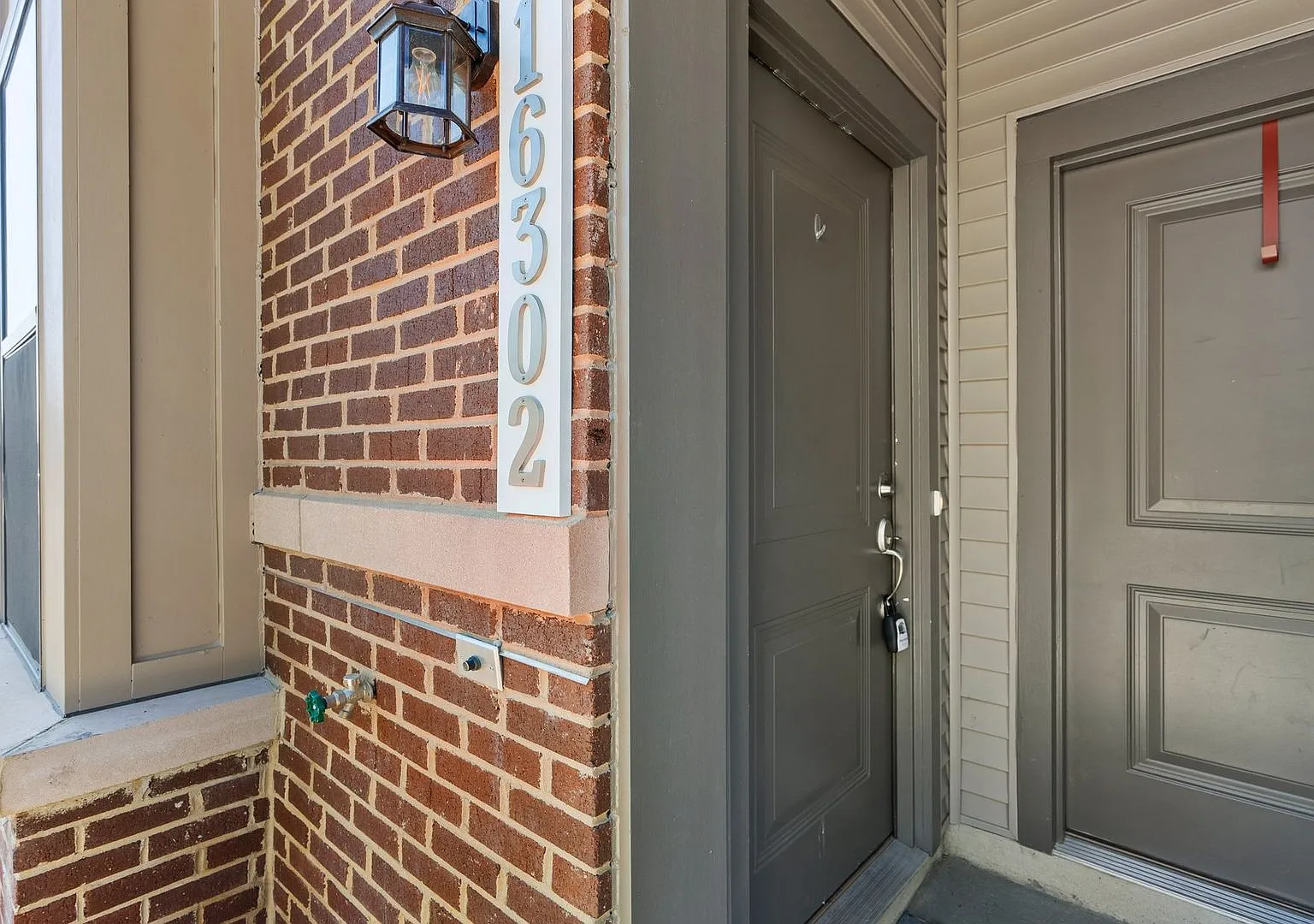 3BD/2.5BA - Derwood Townhouse Condo - Attached 1 Car Garage — Photo 2