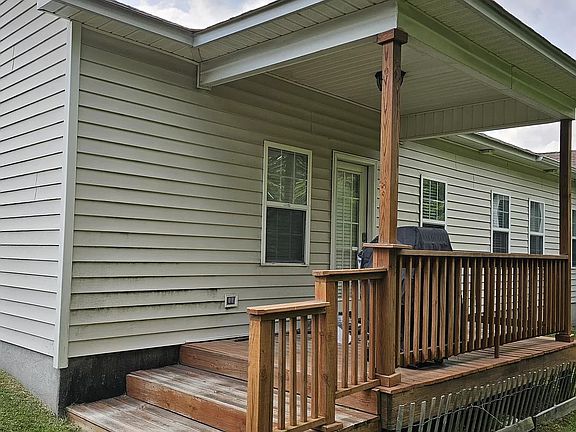 2nd image of 1928B Cambria Dr