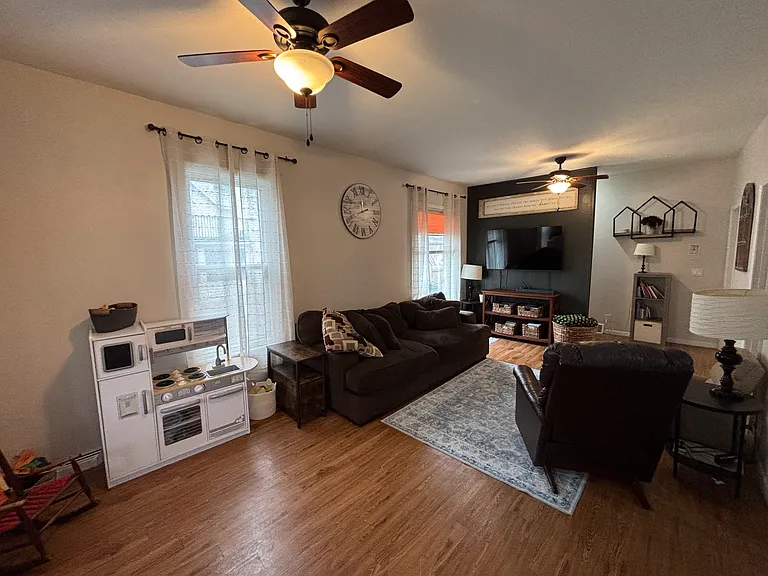 405 Washington St — Photo 12