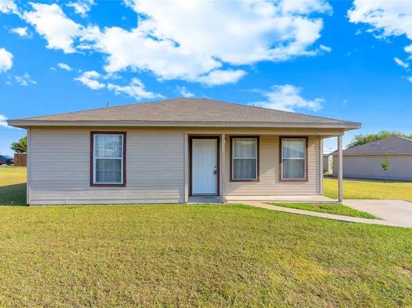 1706 Overland Dr, Cleburne, TX 76033