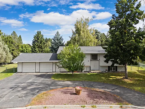 207 Kirsten Dr Photo 1