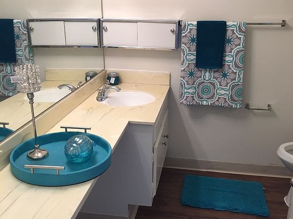 5th image of 21715 Parthenia St APT 304
