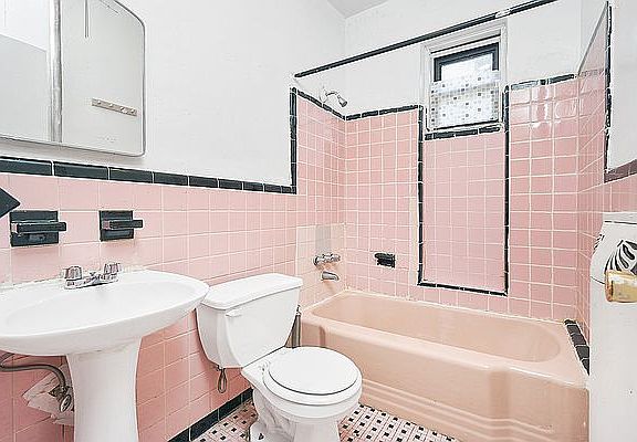 3rd image of 2 Hawthorne St APT 6