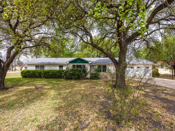 211 W Long St, Elm Mott, TX 76640