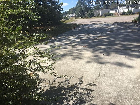 Exterior Neighborhood (street photo)