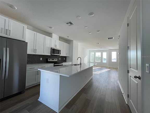 4th image of 12668 Willstatter Ave