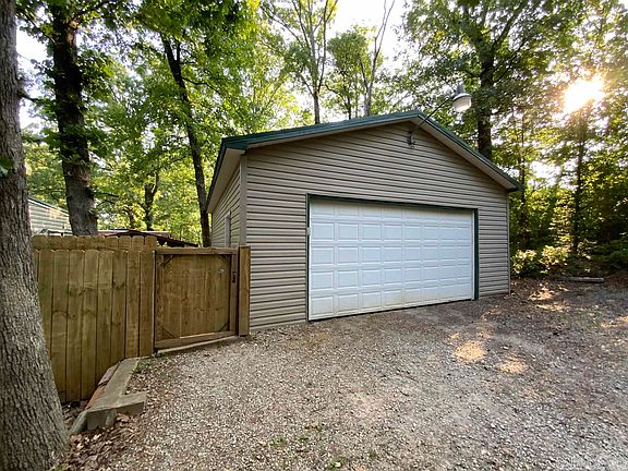 4th image of 360 Greg St