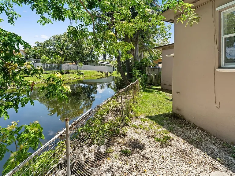 3211 NW 13th Ter #3211 — Photo 19