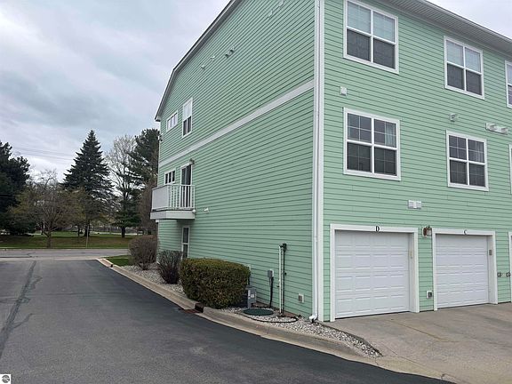 3rd image of 707 E State St APT D