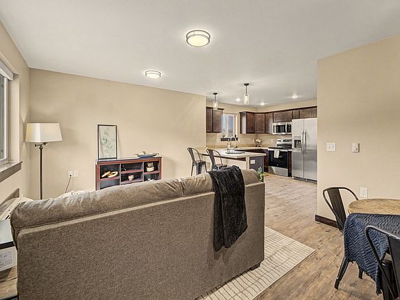 3rd image of 2874 Overlook Blvd