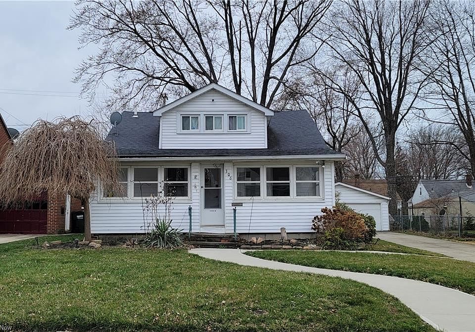 1st image of 306 E 285th St