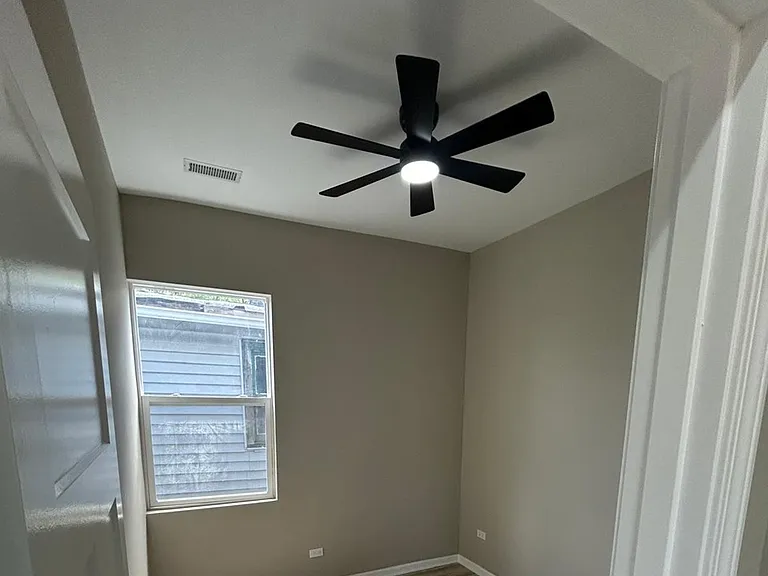 6227 S May St #2 — Photo 8