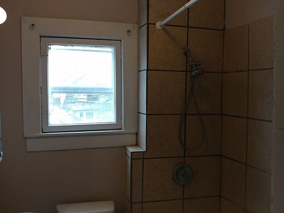 4th image of 108 N Grant Ave