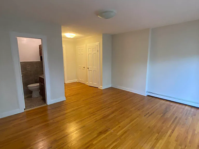 736A Union St #3 — Photo 12