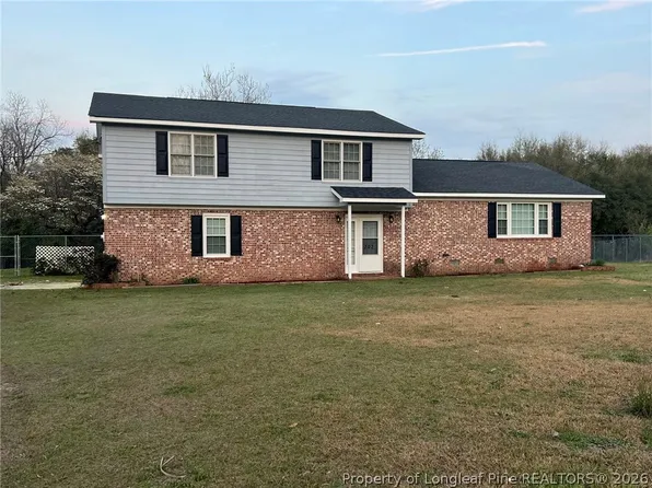 303 Cemetery Rd, Maxton, NC 28364