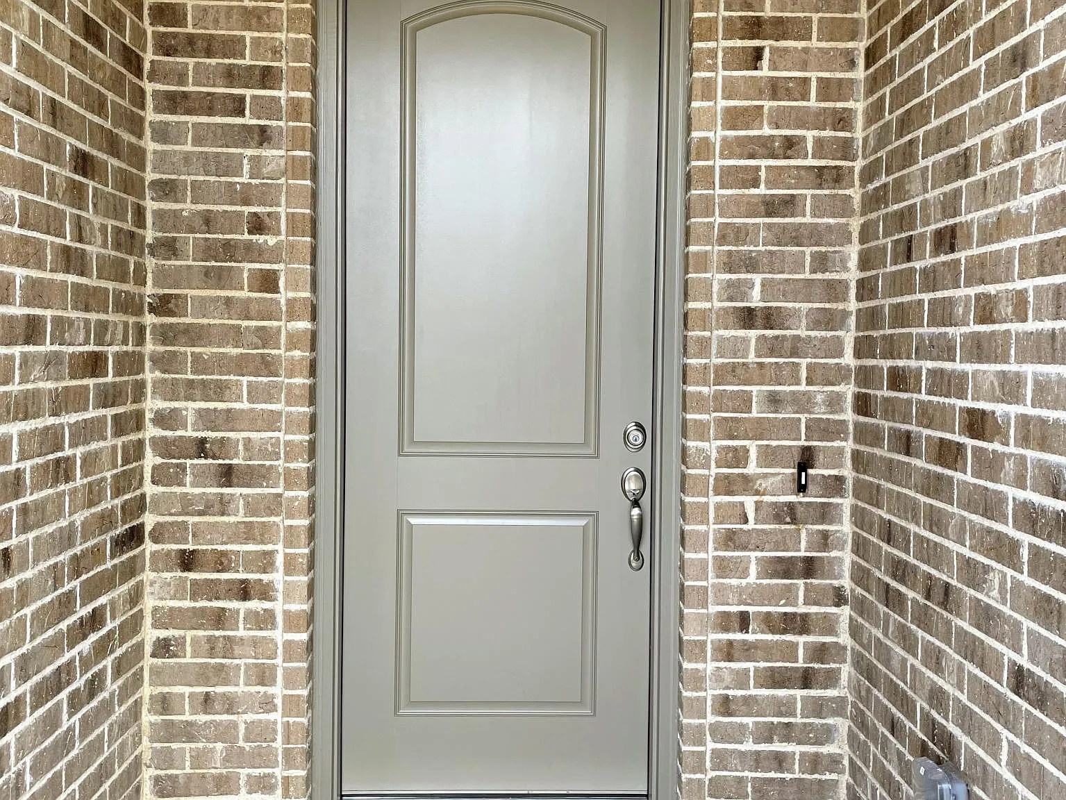 810 Mildren Ln — Photo 3