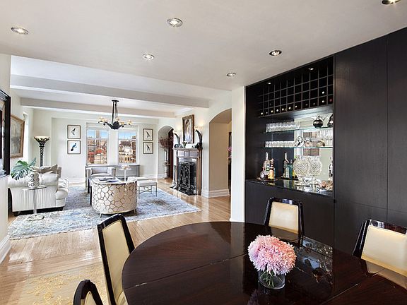4th image of 410 W 24th St APT 18B