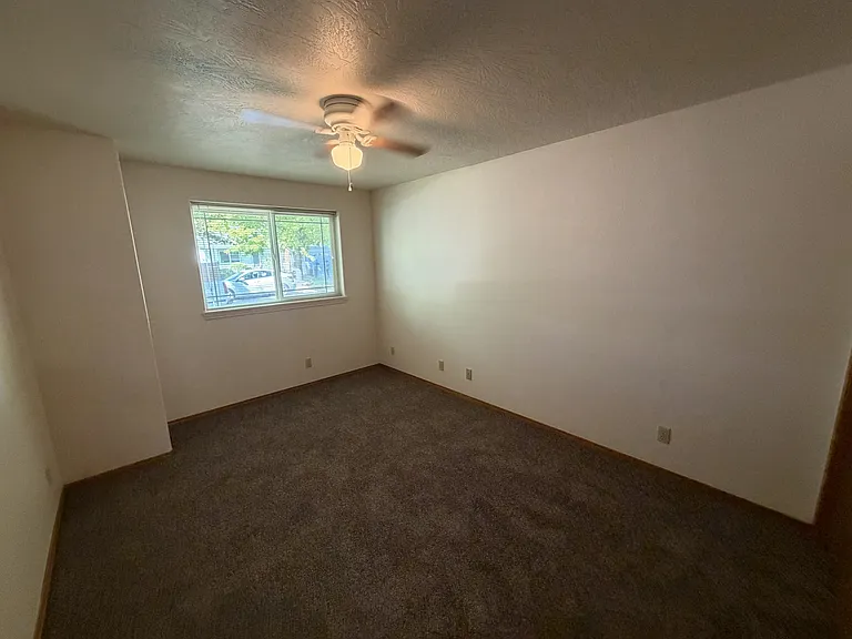 1052 Colony Pond Dr — Photo 12