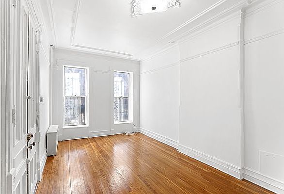 1st image of 129 Halsey St #1