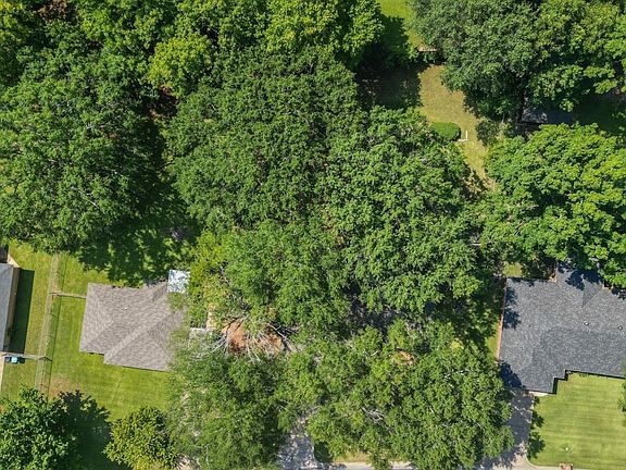 2nd image of 203 Robinwood Dr