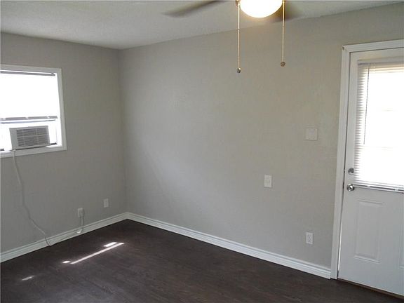 4th image of 2205 NW 23rd St Unit B